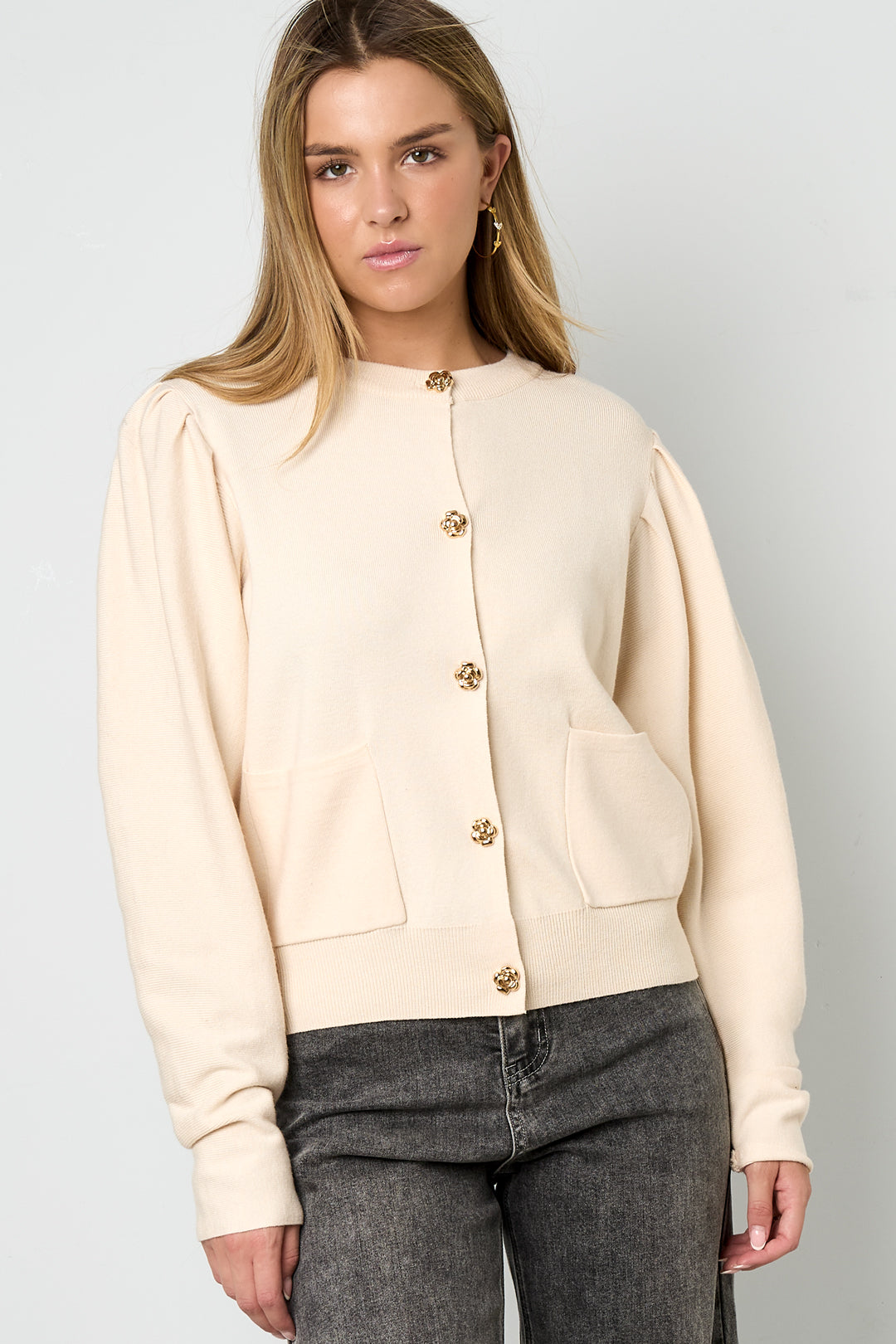 Soft Viscose Knit Cardigan for Cozy Fall Days