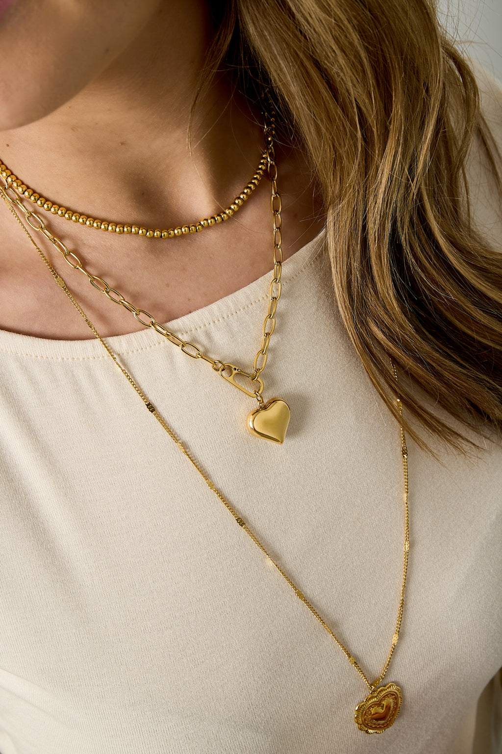 Elegant Heart Pendant Necklace - Timeless Silver & Gold