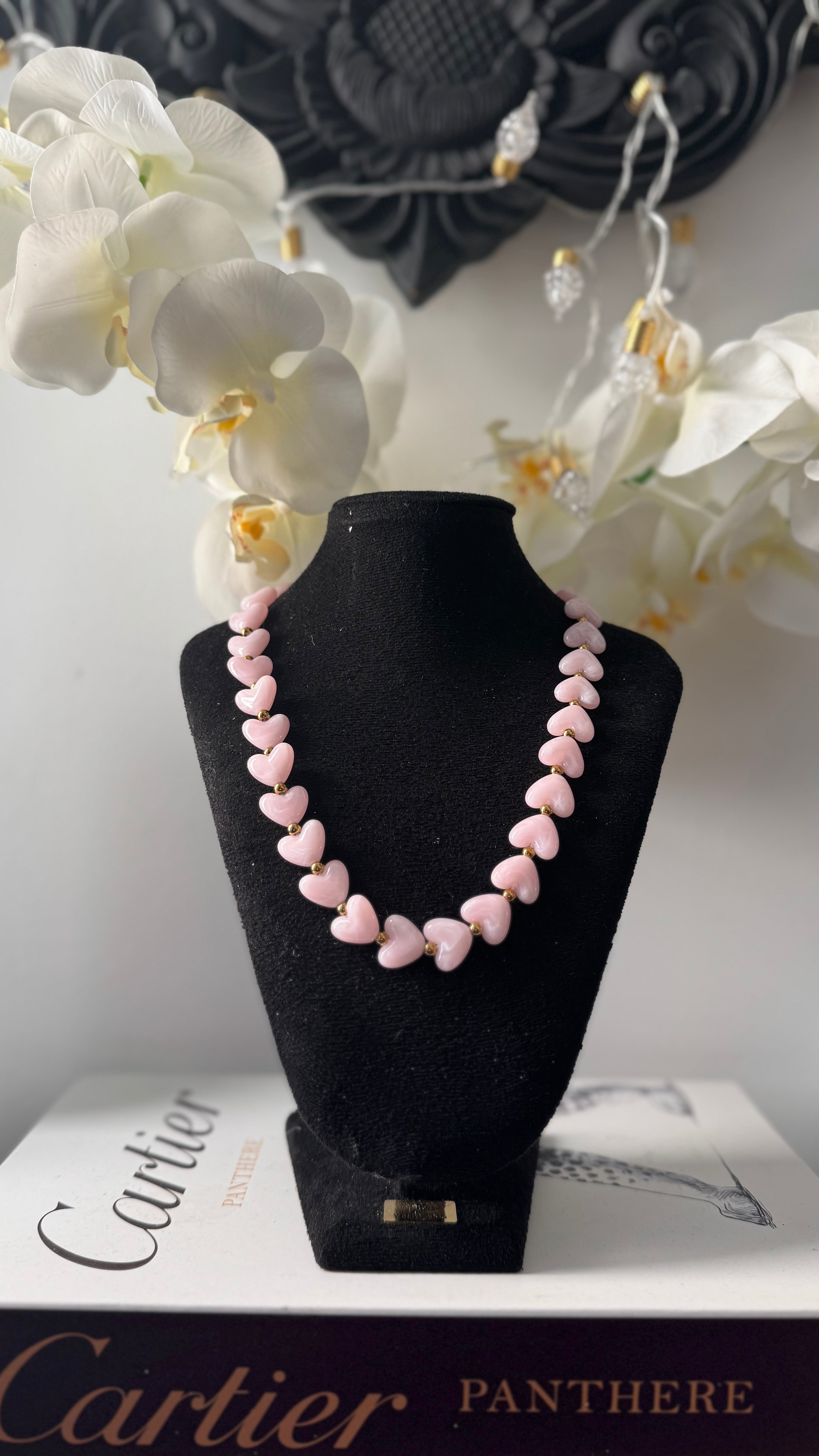 Beaded hearts ketting